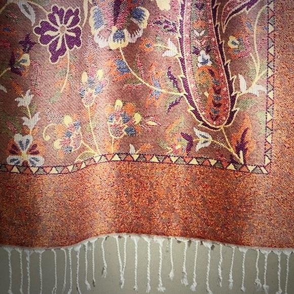 Sundance New Primavera Paisley Wrap Scarf Fringed Soft - Picture 6 of 15